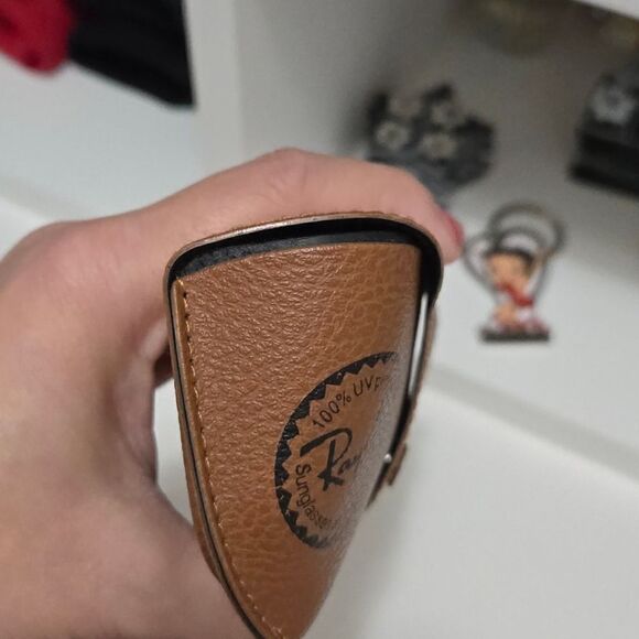 Ray-Ban sunglass case - Picture 3 of 4